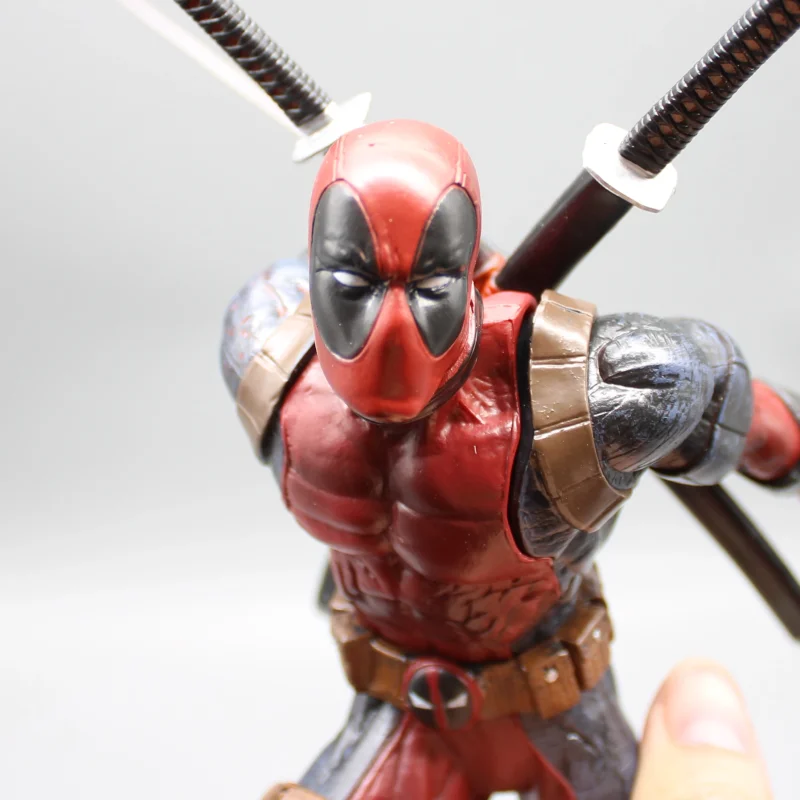 Deadpool Figure PVC Diorama 35cm - Dual Swords - Image 5
