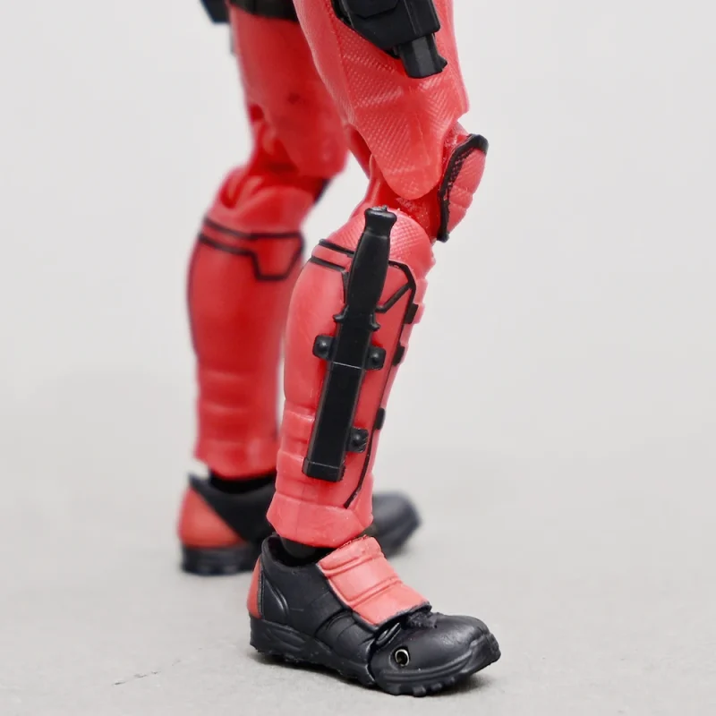 Deadpool Action Figure - Fully Loaded Merc with Accessories - Image 8